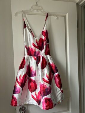 L'ATISTE White Dress with Pink Accents